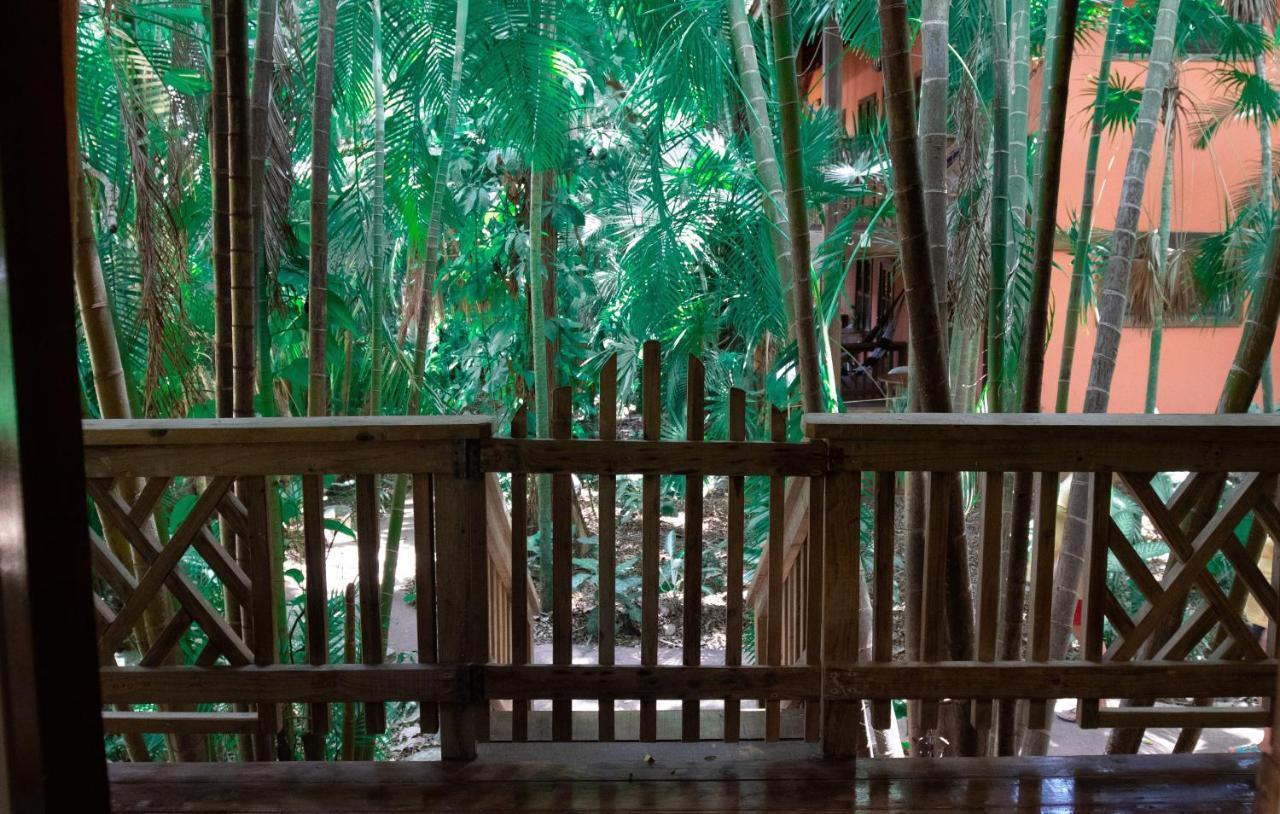 Posada Arco Iris, ウェスト・エンド エクステリア 写真